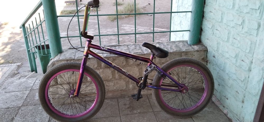 Продам бмх бензинового  цвета