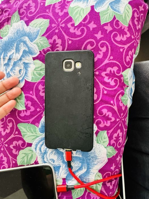 Продам телефон хуавей и самсунг