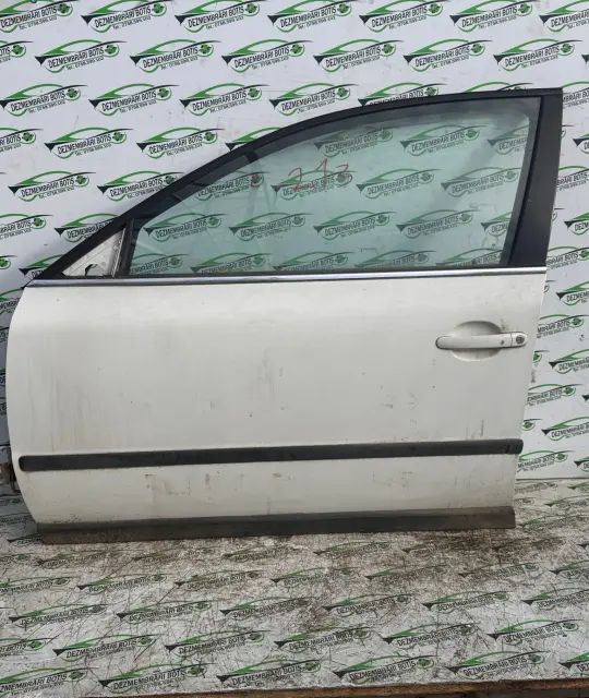 Usa fata dreapta Volkswagen VW Passat 2002 1.6 MT (102 hp)