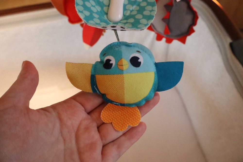 Преносима музикална въртележка Tiny Love Meadow Days