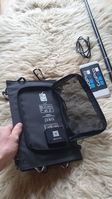 PANOU SOLAR portabil cu USB pentru drumeție