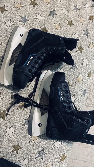 продам конькииии