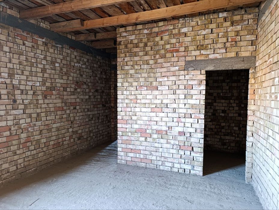 Уй сотилади (коробка холатда)