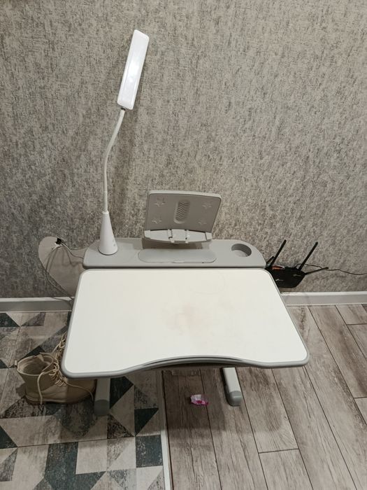 Десткий стол для учебы