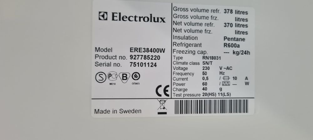 Хладилник с вентилатор Electrolux ERE38400W  180см А+