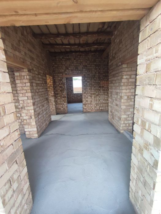 5 хонали уй сотилади!