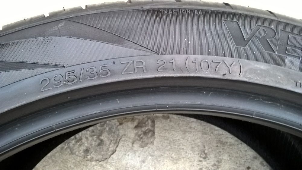 O anvelopa de vara 295 35 21 vredestein ultrac vorti 6,5 mm