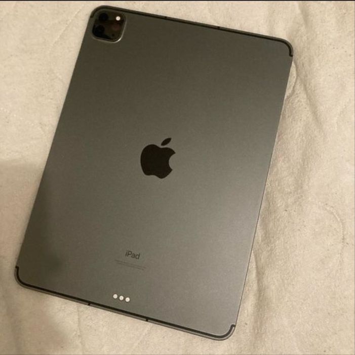 Продам iPad Pro M1 12,9 на 128 Гб
