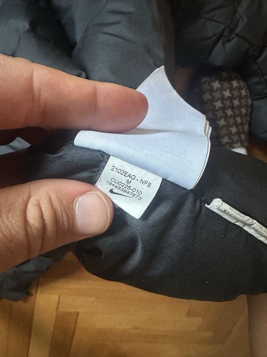 Яке Nike.