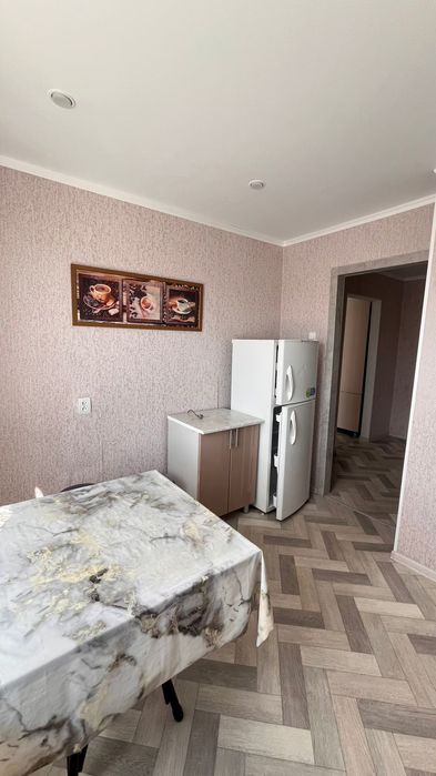 Сдаётся 2 ком квартира  район 6 микрорайон