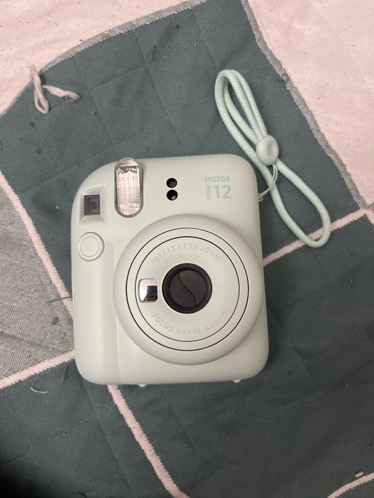 Камера с моментальном фото