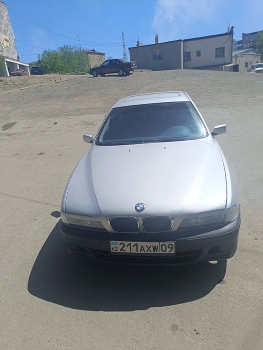 Продам машину БМВ е39