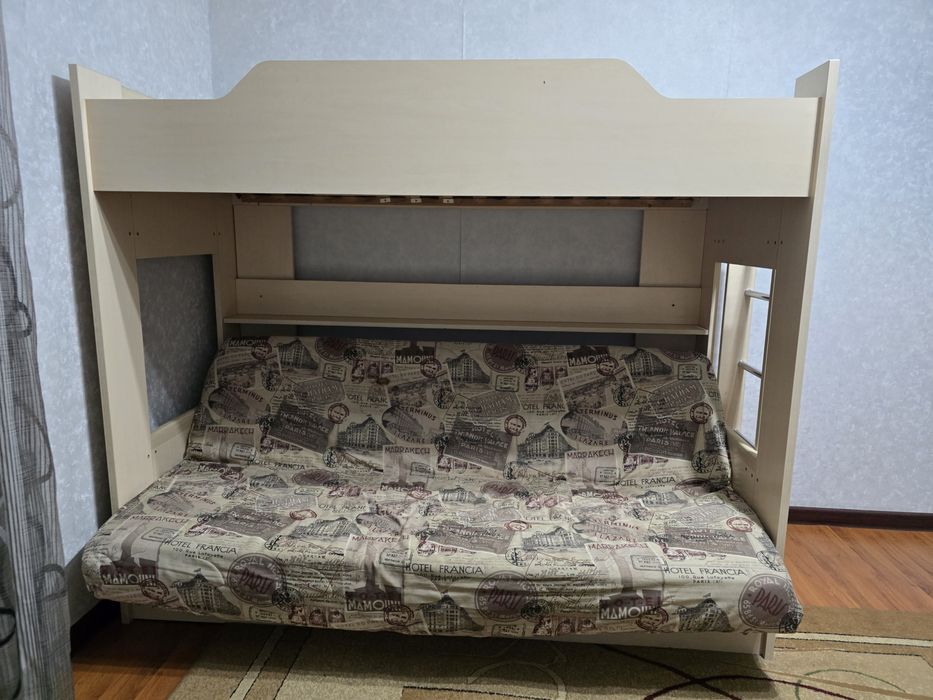 Двухъярусная кровать