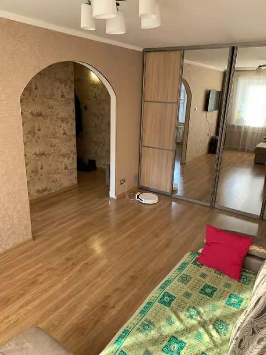 квартира по месячно сдаётся