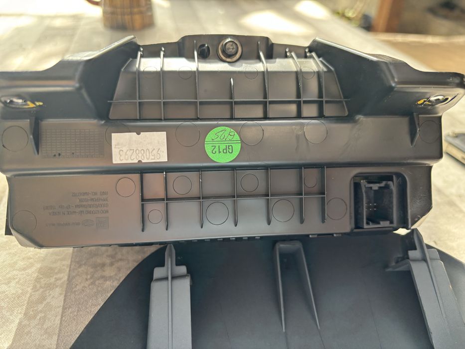 Чест от радио за опел мока