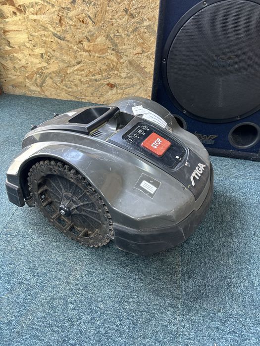 Robot de tuns iarba Stiga