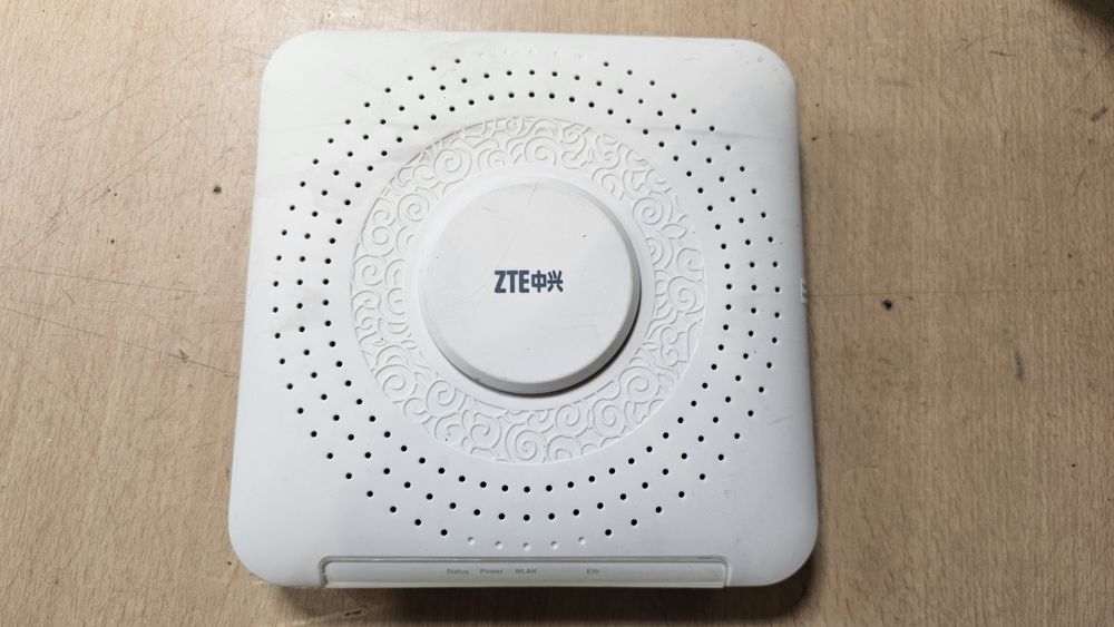 Acces Point Wi-Fi (Router) ZTE cu injector poe