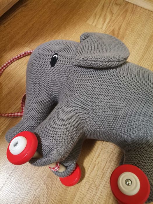 Детска играчка за дърпане, слон