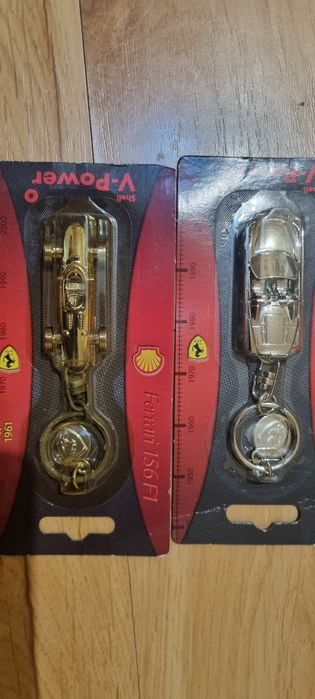 НОВИ колички и ключодържатели SHELL