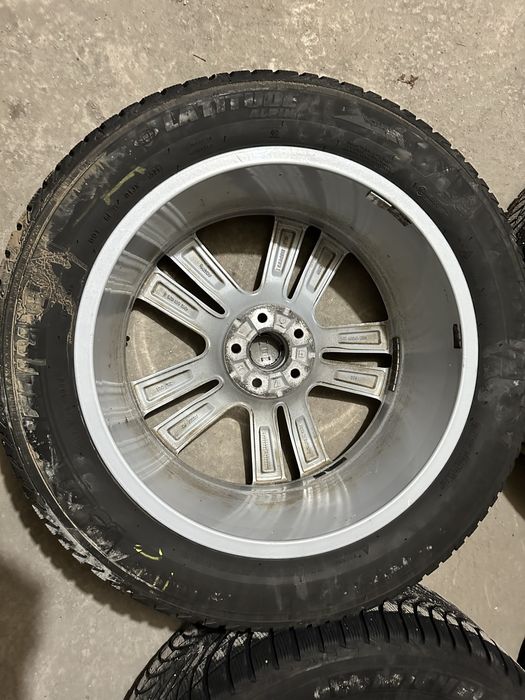 Комплект оригинални джанти със зимни гуми 20 цола.