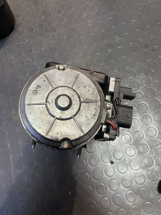 Рециклирана хидравлична помпа на сферично окачване за Citroen C5 (2004-2017г.) и Ситроен C6 с 1 година гаранция