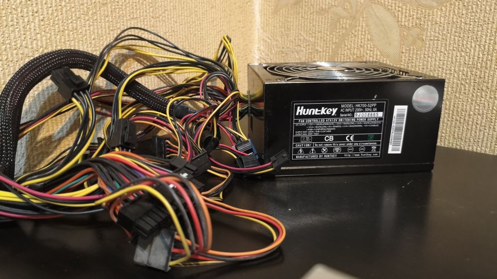 Блок питания HuntKey 700W
