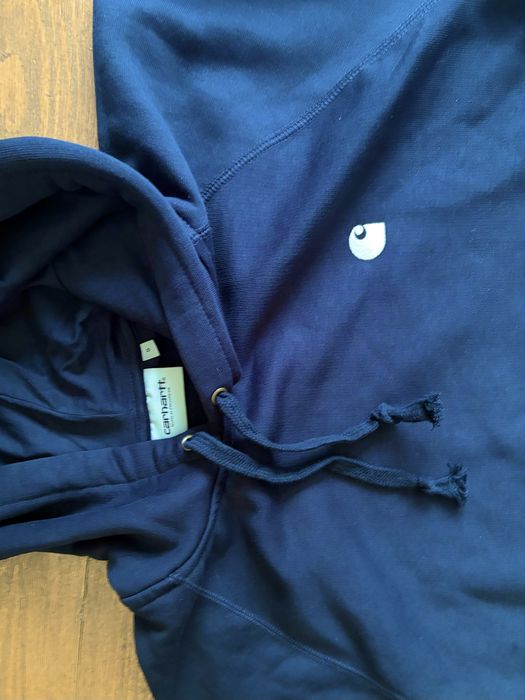 Суичъри и блузи на Carhartt.