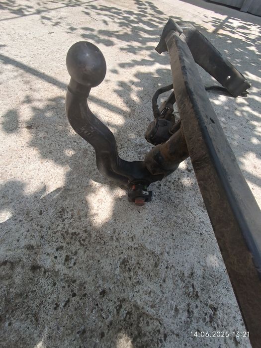 Теглич за Audi  Комби