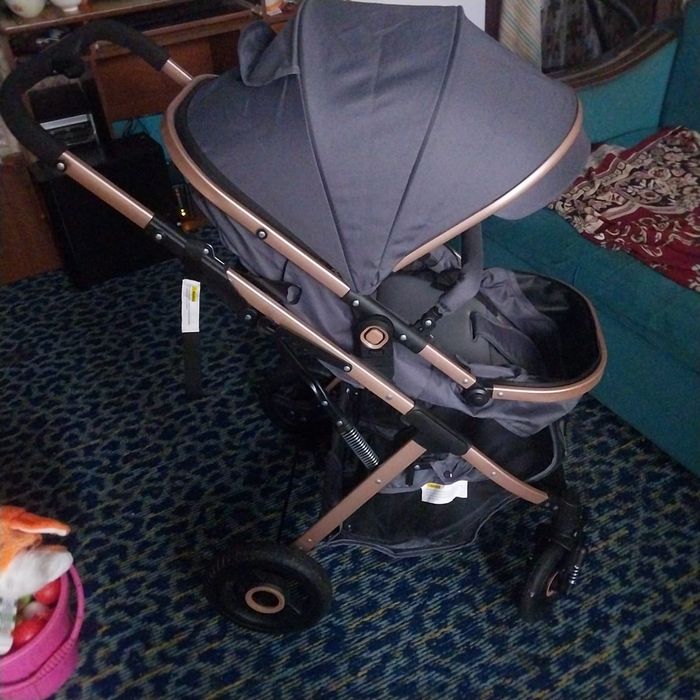 Коляска трансформер в отличном состоянии