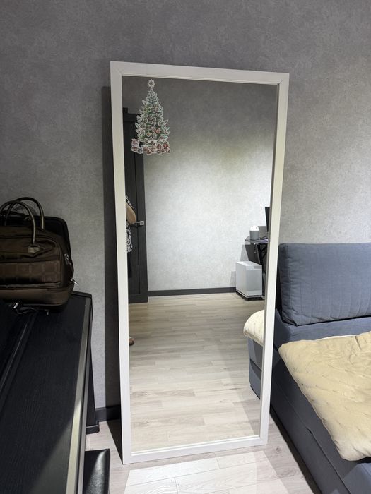 Зеркало напольное