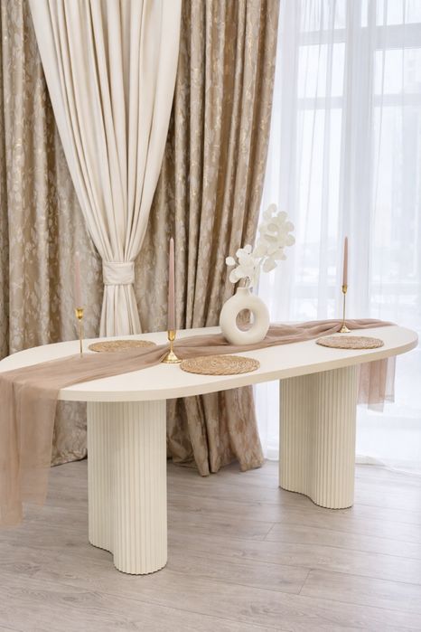 Продам стол для гостиной