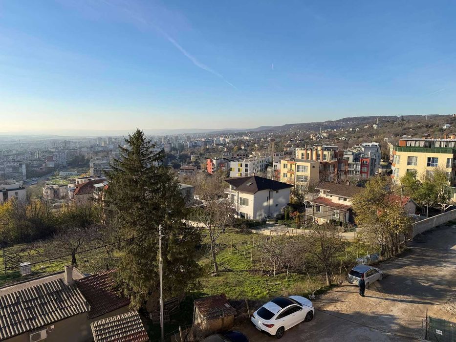 Тристаен обазаведен апартамент с гараж под наем !