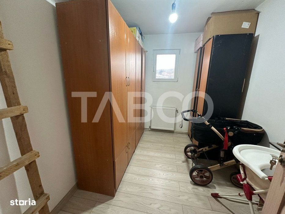Casa 5 camere de vanzare 200 mp utili 1040 mp teren sat Persani