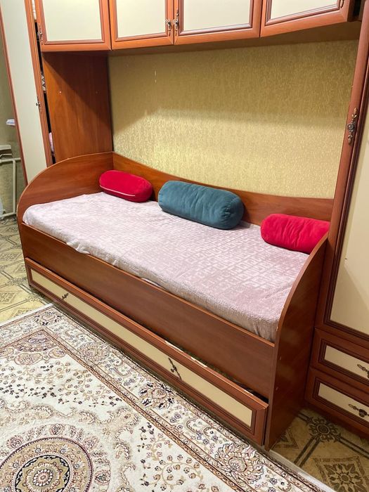 Кровать продам двух ярусный
