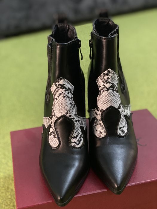 Продаю ботиночки/полусапожки/казачки