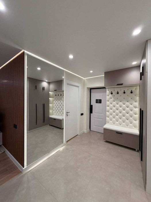 *Метро Космонавтов Сердце города 4ком квартира.Под ключ.Центр