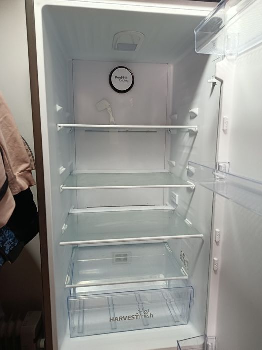 Продам холодильник пользоваться 4 месяцев