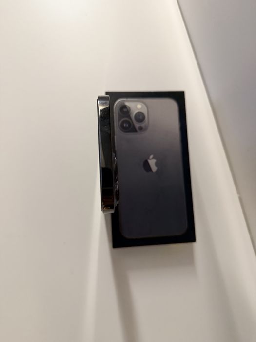 Продавам Iphone 13pro max 256GB.