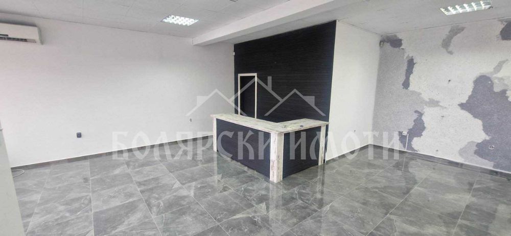 Дава се под наем Магазин в Велико Търново, Колю Фичето - 50 кв.м за 282 € - Снимка #1