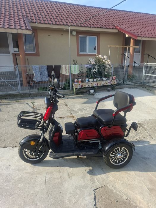 Triciclu/Scuter/carucior electric pentru varstnici