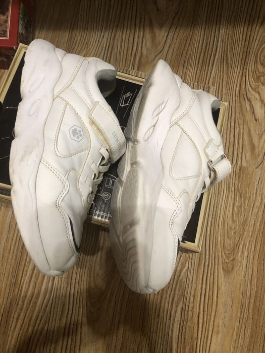 Продается  детская обувь.