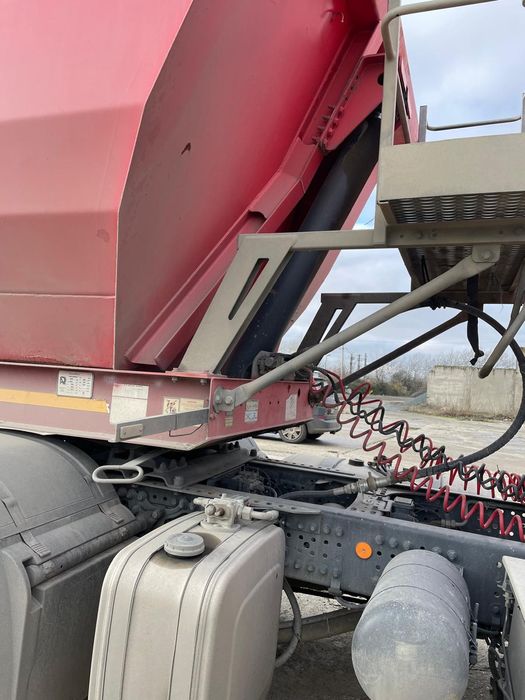 Vând ansamblu basculabil Mercedes Actros an 2015