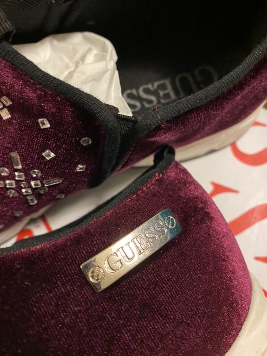 Кадифени Обувки Guess