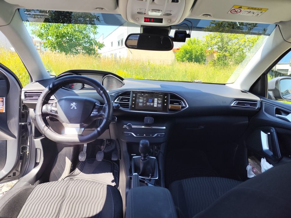 Schimb Peugeot 308 (2015, Euro 6 cu AdBlue) cu Autoplatformă +/- Diferență