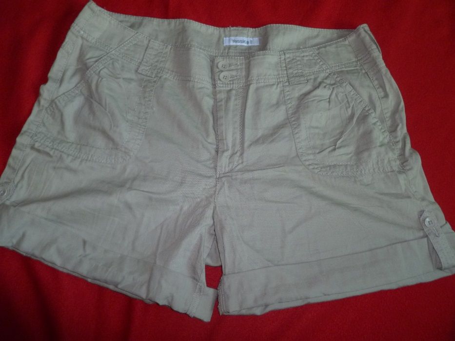 XL страхотни дънки с капси и черепи