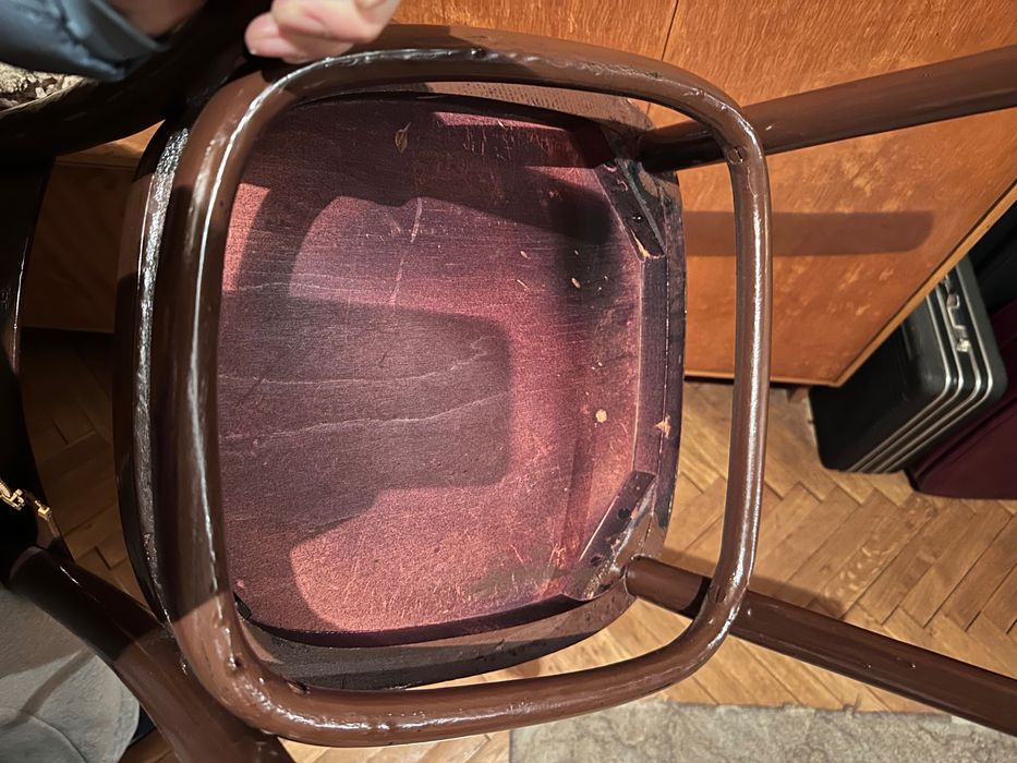 Ретро дървени столове