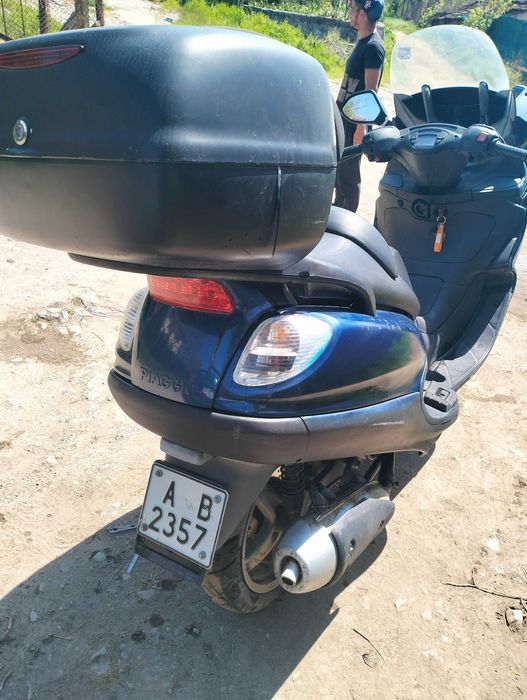Продавам скутер piagio x 9 200 cc