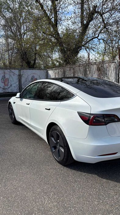 Tesla model 3 2023 Long range
