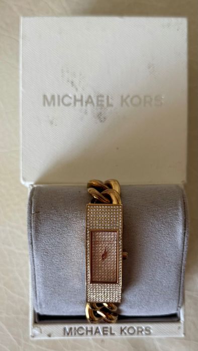 Часовник Michael Kors MK5896 и MK3307