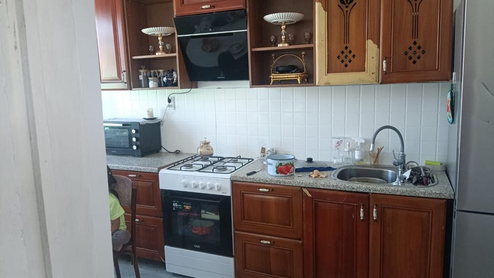 Продам два дома ближе к центру